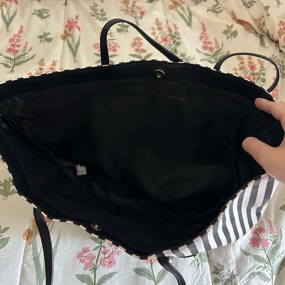 Victoria Secret Tote Bag - Picture 4 of 4